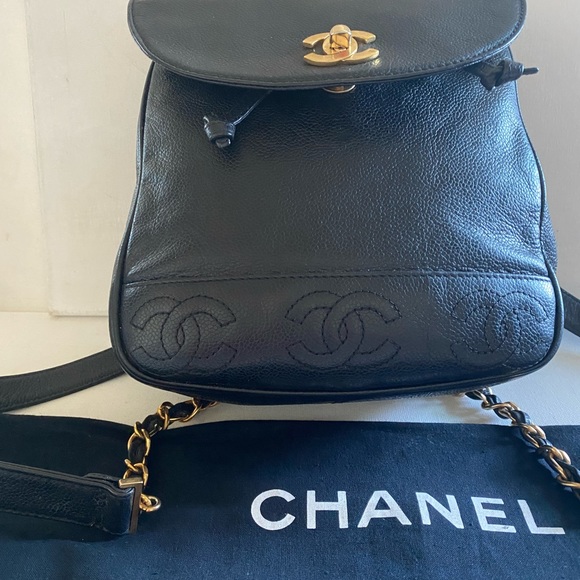 AUTHENTIC CHANEL SMALL VINTAGE BLACK CAVIAR BACKPACK WITH DUST BAG - Picture 4 of 9